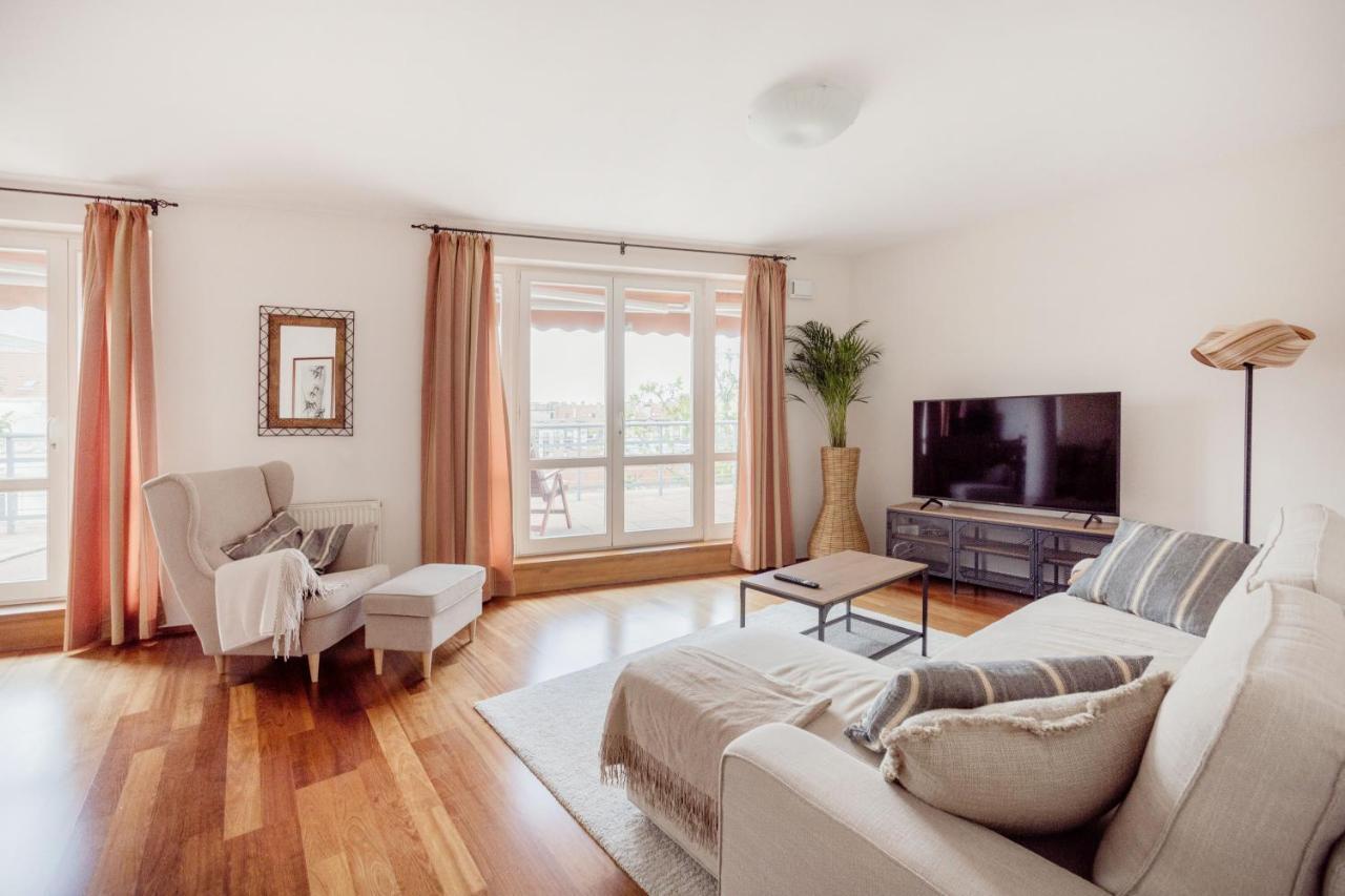 Apartamento Bright And Spacious Penthouse W/ Terrace & Parking Budapest