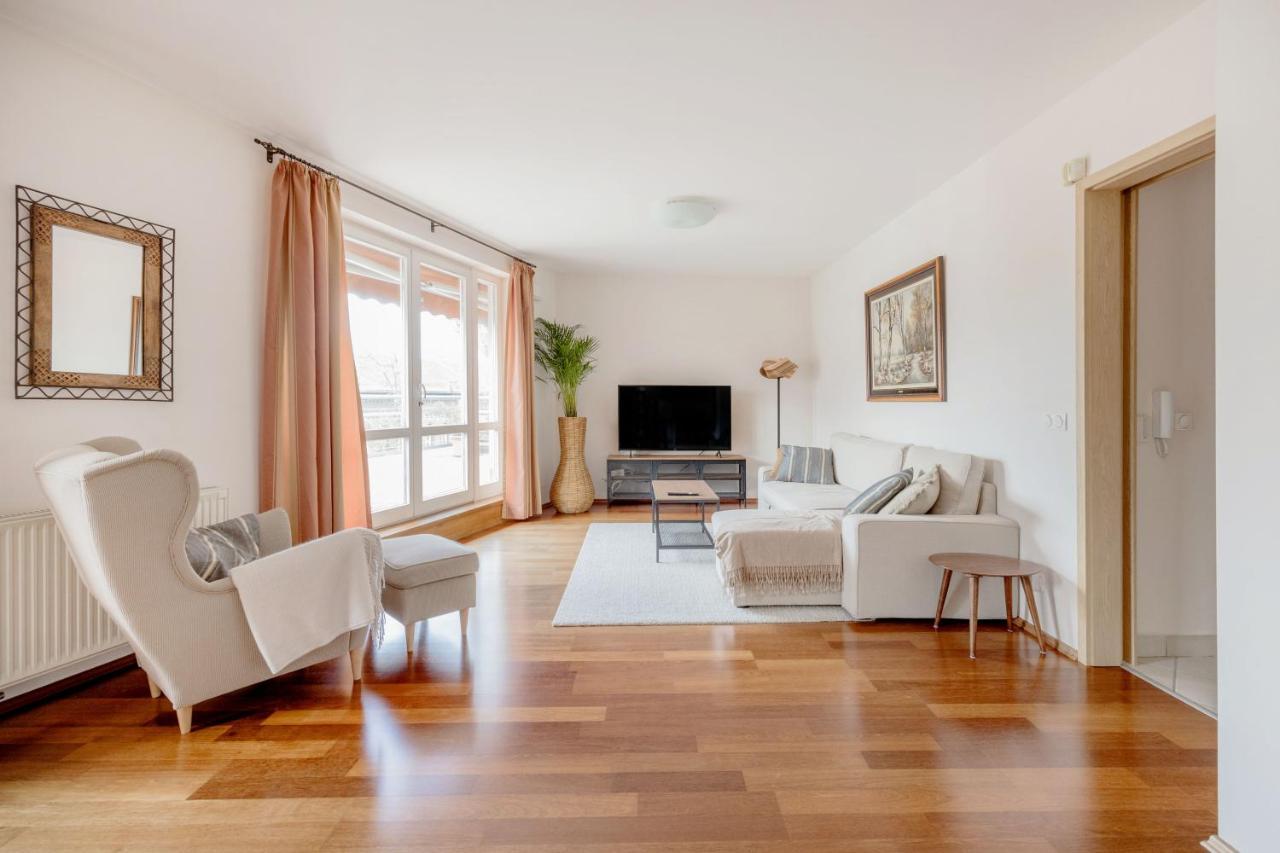 Bright And Spacious Penthouse W/ Terrace & Parking Apartment *