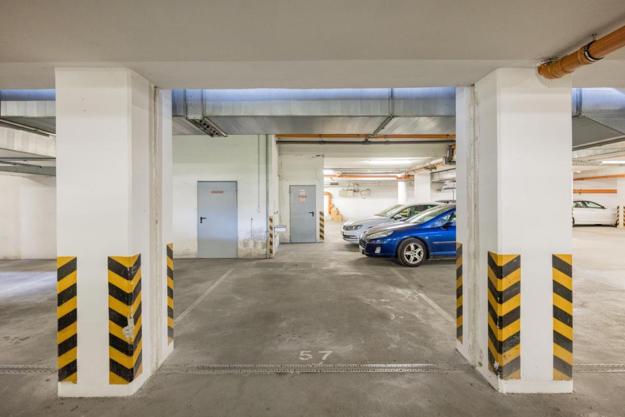 Bright And Spacious Penthouse W/ Terrace & Parking Apartment *