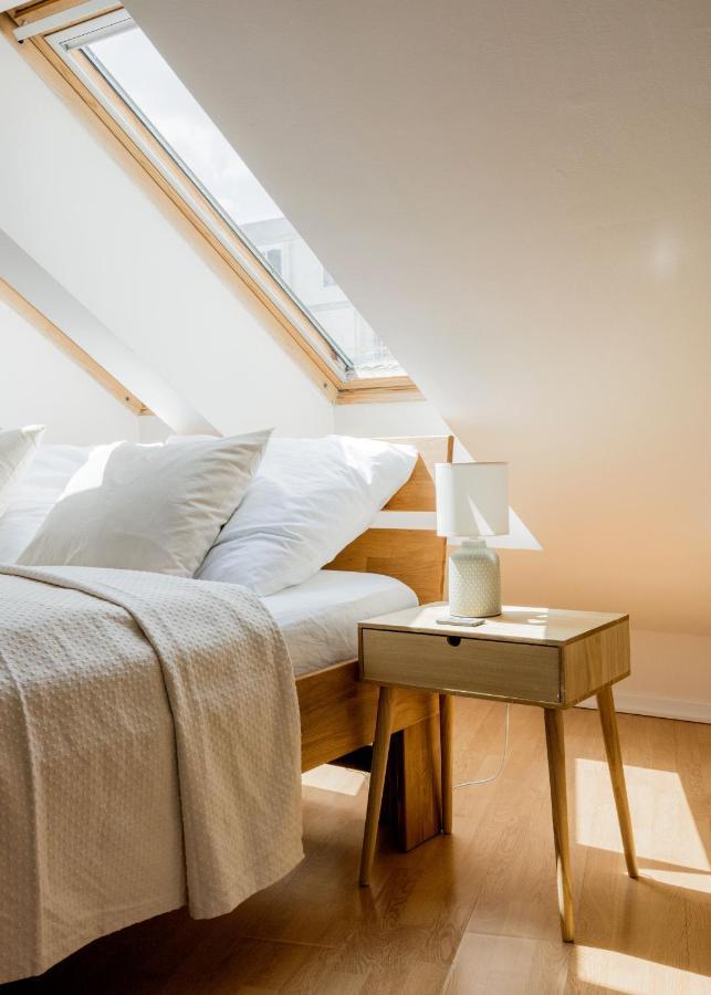 Bright And Spacious Penthouse W/ Terrace & Parking Apartment